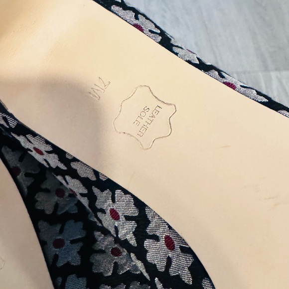 Talbots Black and White Floral Flats - Picture 6 of 6